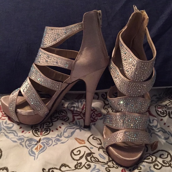 Heels - Picture 2 of 2